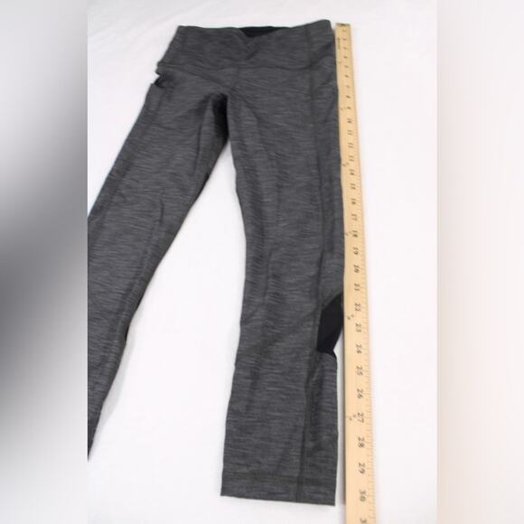 EUC Lululemon 4 Heathered Gray‎ Black Pace Rival Mid-Rise Crop Pockets - Picture 4 of 15
